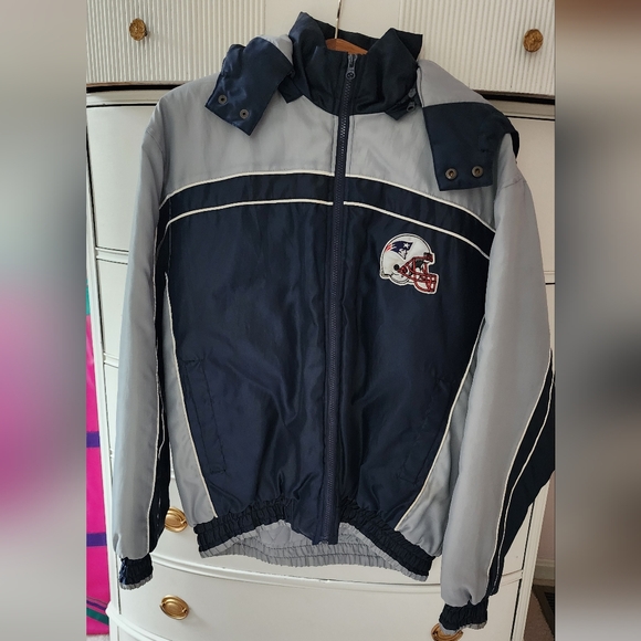NFL Patriots quilted jacket, size L - Picture 2 of 16